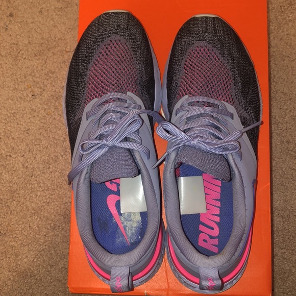 Nike running shoes, US 8.5 - Picture 4 of 8